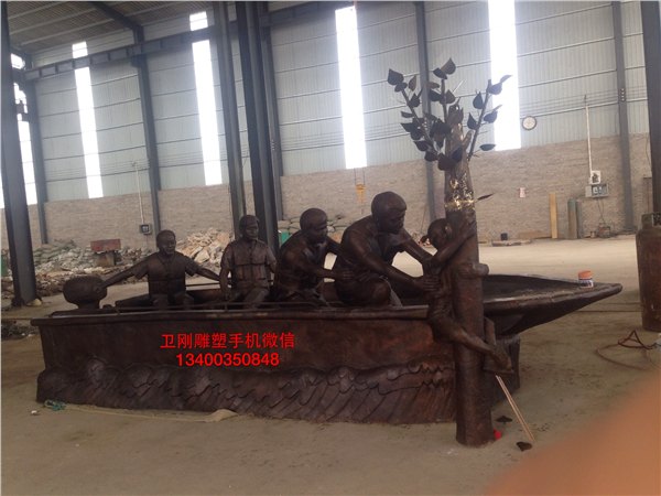 铜雕塑消防勇救树上儿童，消防铜雕塑制作，人物雕塑