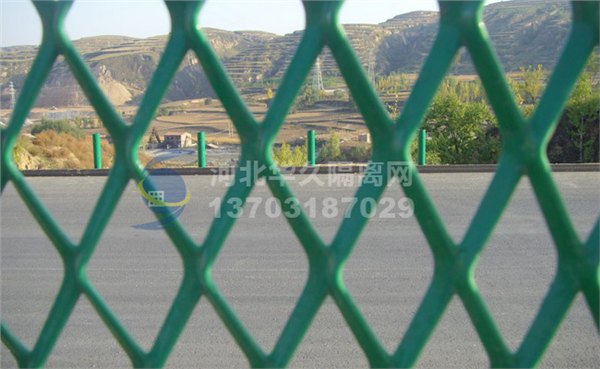 公路隔离栅厂区分割护栏网安平厂家【华久图】