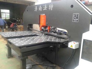 全自动数控连接板冲孔机/连接板数控冲孔机