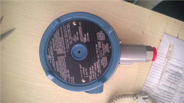 美国UE压力开关J400-450