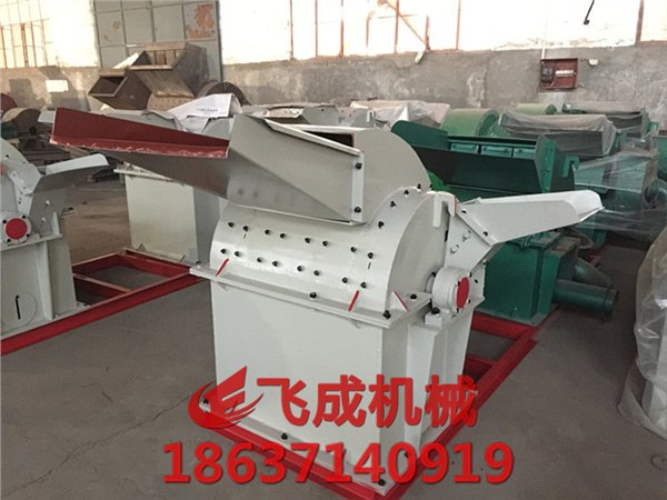 500型双口粉碎机价格低，原材料涨价不用怕到飞成买放心粉碎机