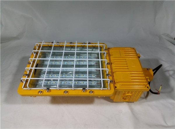 LED防爆马路灯50W100W法兰式护栏式方形防爆道路灯
