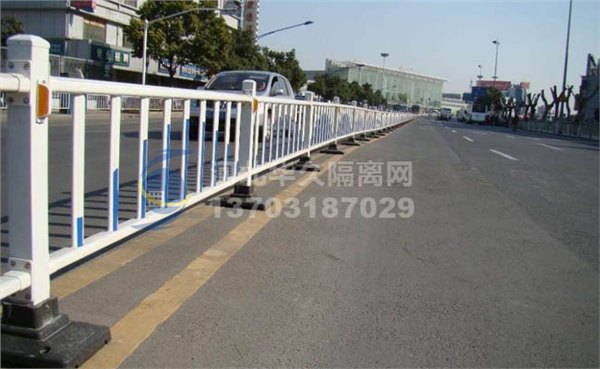 公路隔离栅小区防护隔离网现货【华久图】