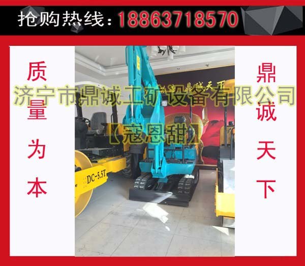 性能稳定，油耗低的小型履带挖掘机