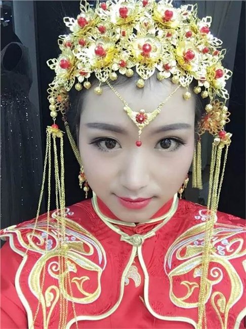 西宁西宁最好的新娘跟妆造型是哪一家柏拉图婚纱厂家首选柏拉图婚礼庆典贴身管家