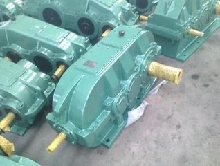 DCY224减速机、泰兴减速机专业生产厂家、硬齿面减速机、配件定做