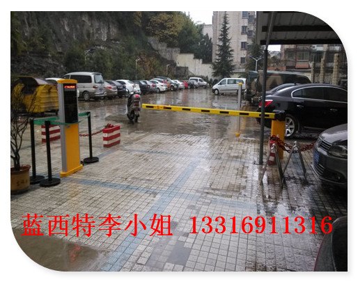 平湖小区停车场出入管理系统多少钱一套