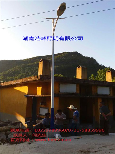 贵州农村太阳能路灯天柱三穗led路灯厂家农村路灯灯杆灯头批发