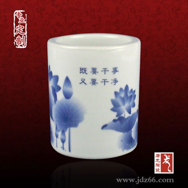 陶瓷笔筒厂 书房摆件笔筒 青花瓷笔筒图片