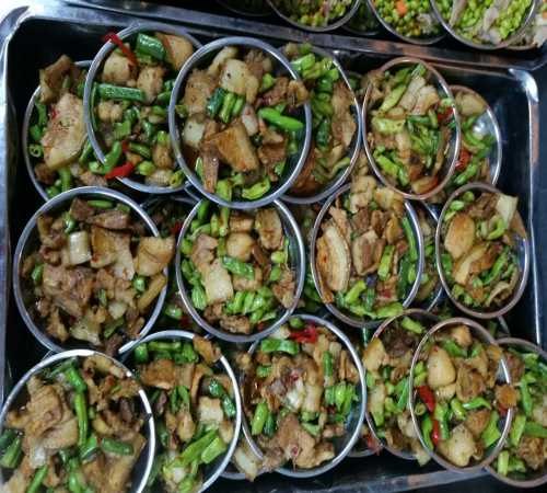 豆角回锅肉/公司饭堂承包多少钱/佳禾餐饮饭堂承包