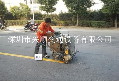 光明停车场车位划线，专业停车位划线，光明车位划线