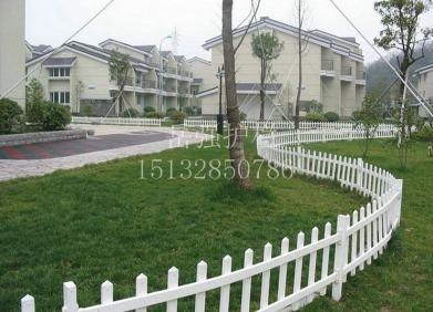 白色小栅栏白色小栅栏安装多少钱一平米