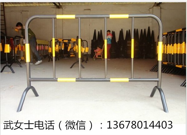 双流批发铁马护栏厂家在哪？道路活动铁马哪里有批发呀