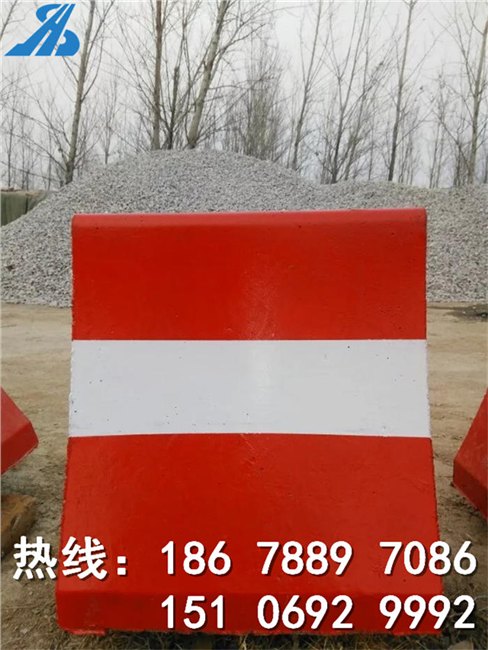 德州道路预制隔离墩 小区停车场红白黄黑混凝土水泥墩