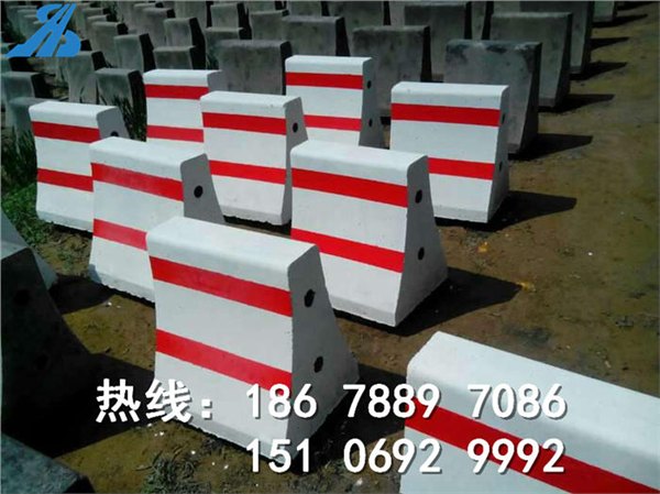 舞钢供应水泥墩 小区物业水泥墩 道路隔离水泥墩