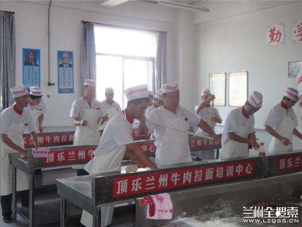 靠牛肉面赚大钱