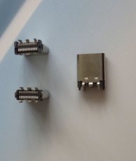 TYPE C母座立贴