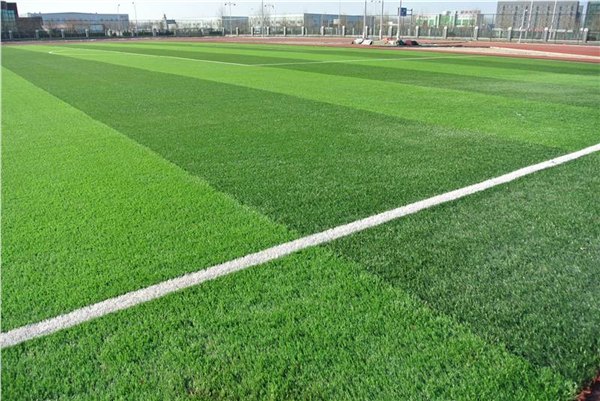 幼儿园安全地垫草坪批发|学校足球场施工批发|体之威体育