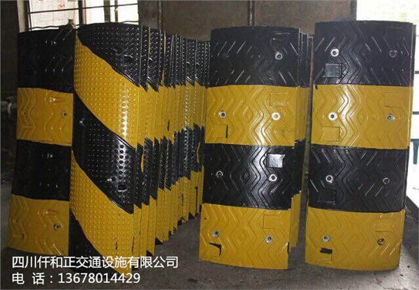 成都交通设施成都减速带厂家成都减速带批发