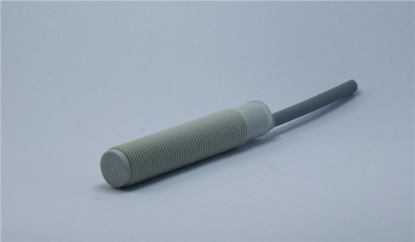 D6.5电容式接近开关，防油防水型电容式接近开关
