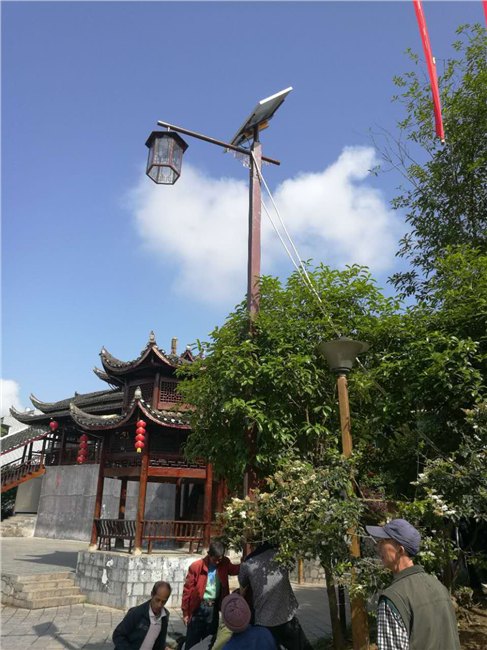 湖南永州太阳能路灯价格永州led光源超亮质保三年