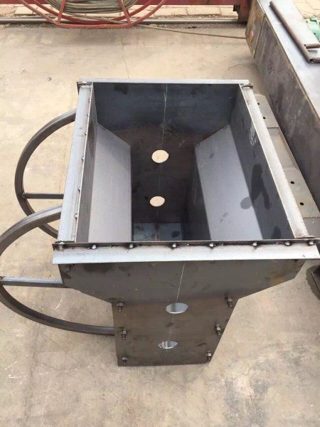 供应预制水泥隔离墩模具_新型加工技术_品质提高